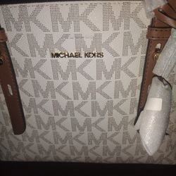 Brand New Never Used MICHAEL KORS purse