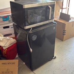 Fridge And Microwave 
