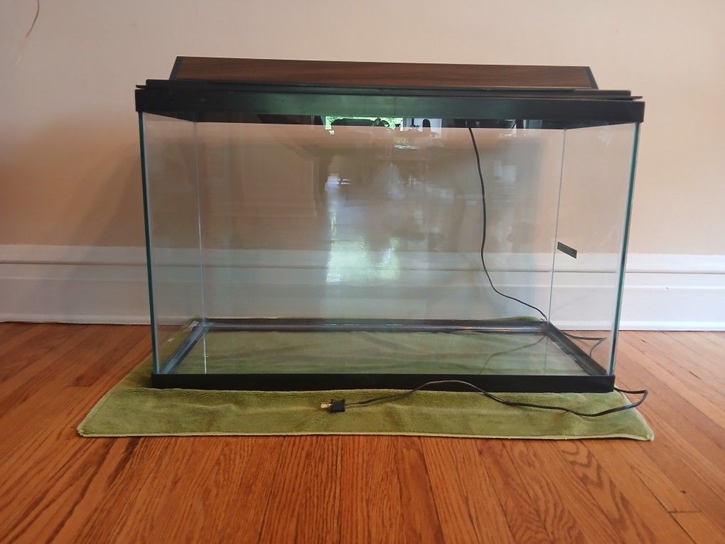 Salt Water Fish Tank - 29 Gallon