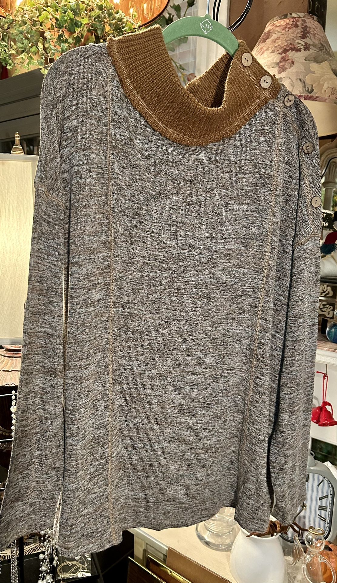 Ladies Large Doe & Rae Turtleneck Tunic Sweater