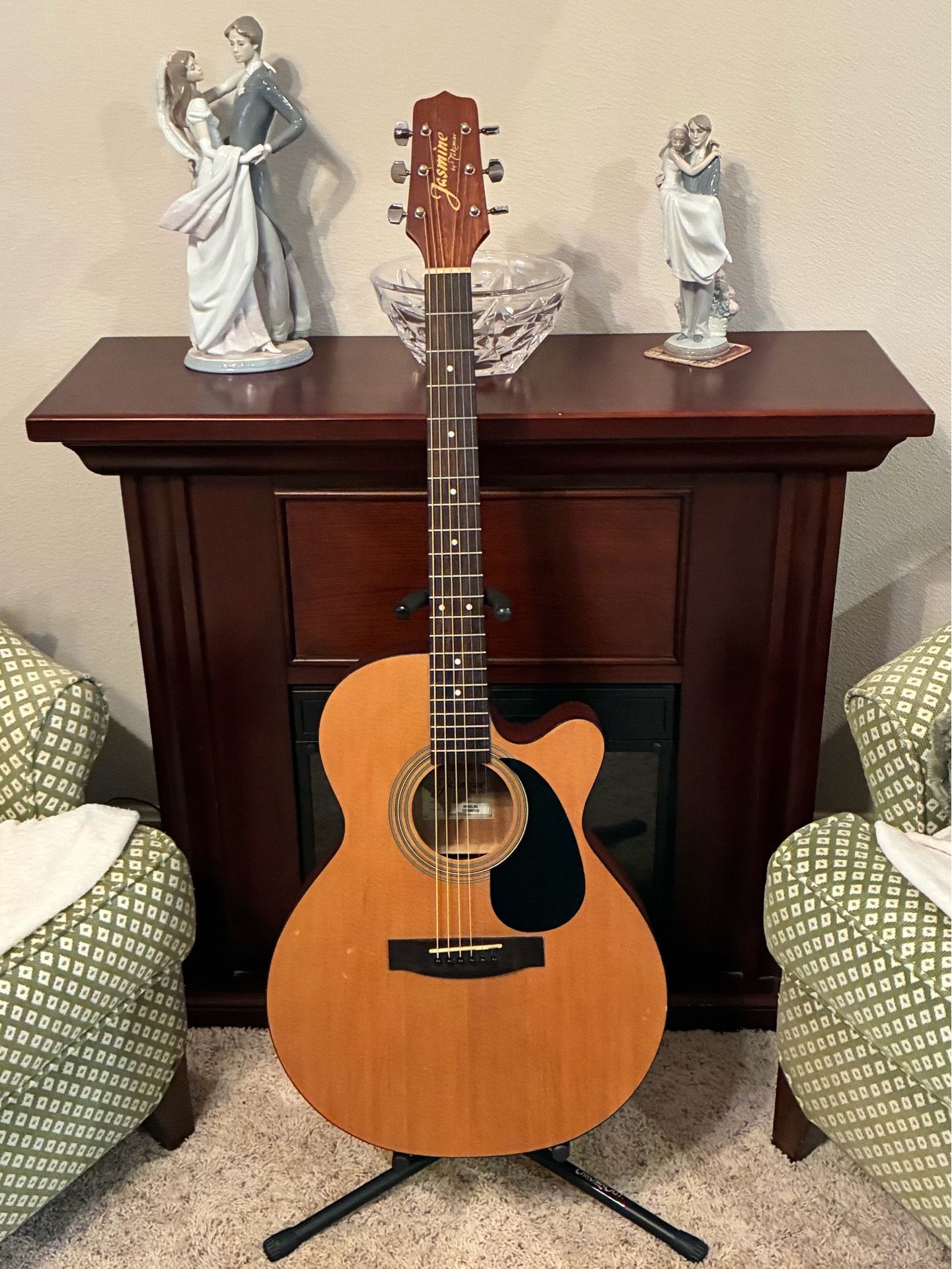 Jasmine by Takamine S34C NEX Cutaway, Fresh Setup, New Strings, W/Gig Bag