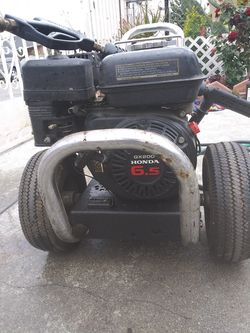 Water spray machine