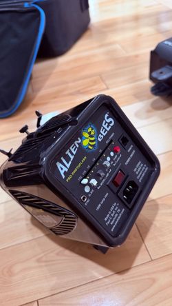 Alien bees - B1600 - 640WS flash heads with power