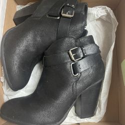 Womens Heeled Booties Size 7