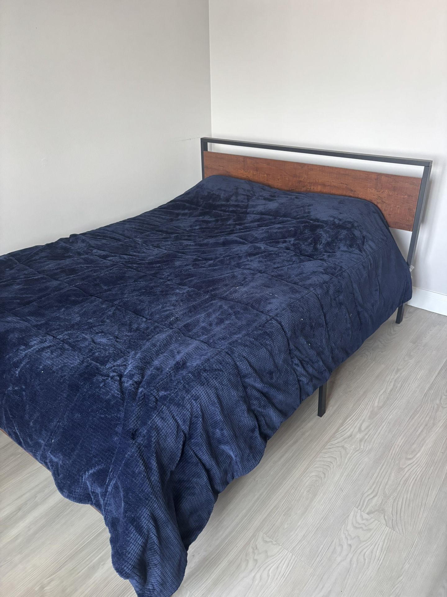 Queen Size Bed With Mattress