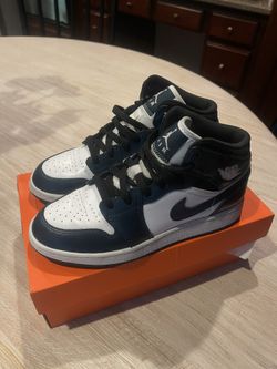 Air Jordan 1 Mid GS 'Armory Navy'
