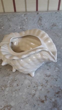 CONCH SHELL PLANTER