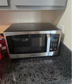 Toshiba Countertop Microwave – $40