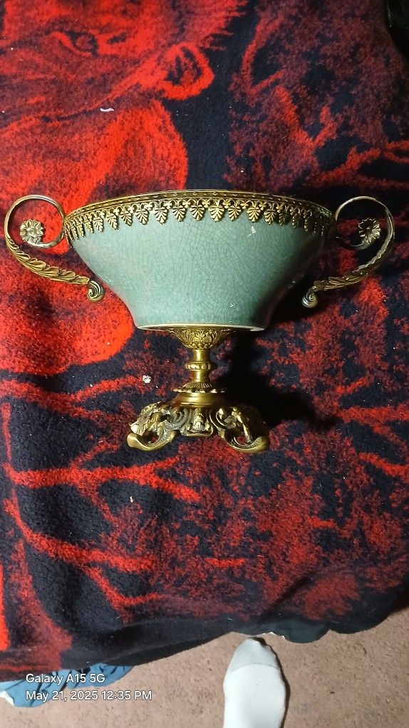 Vintage Asian Crackle Celadon Green Porcelain Bowl with Brass or Alloy Pedestal