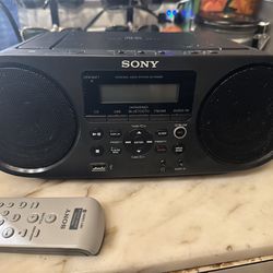 Sony ZS-RS60BT Personal Audio System