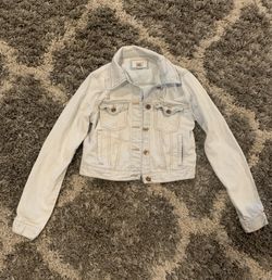 Forever 21 jean jacket size small