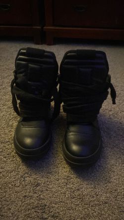 All black jumbo lace geobasket  Rick Owen