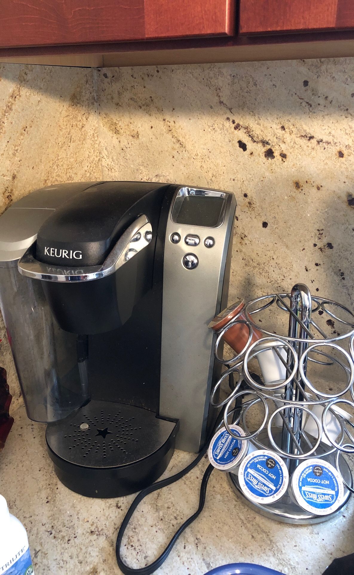 Keurig coffee maker with pod stand