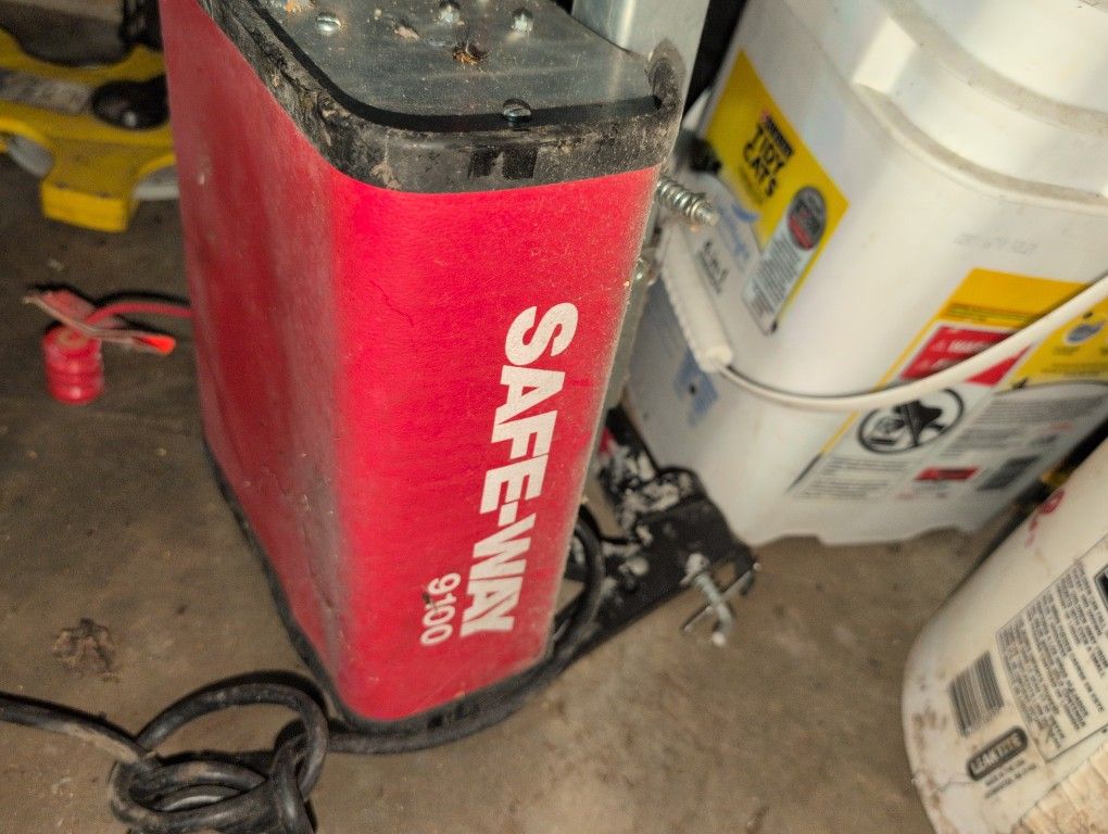 Chain Driven Garage Door Opener