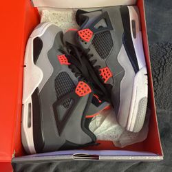 Jordan 4 Retro 