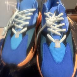 Yeezy Boost 700 Sz 11.5