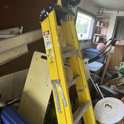 Lynn Fiberlite Fiberglass ladder 6ft 300lb