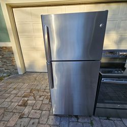 Clean Stainless GE Refrigerator 