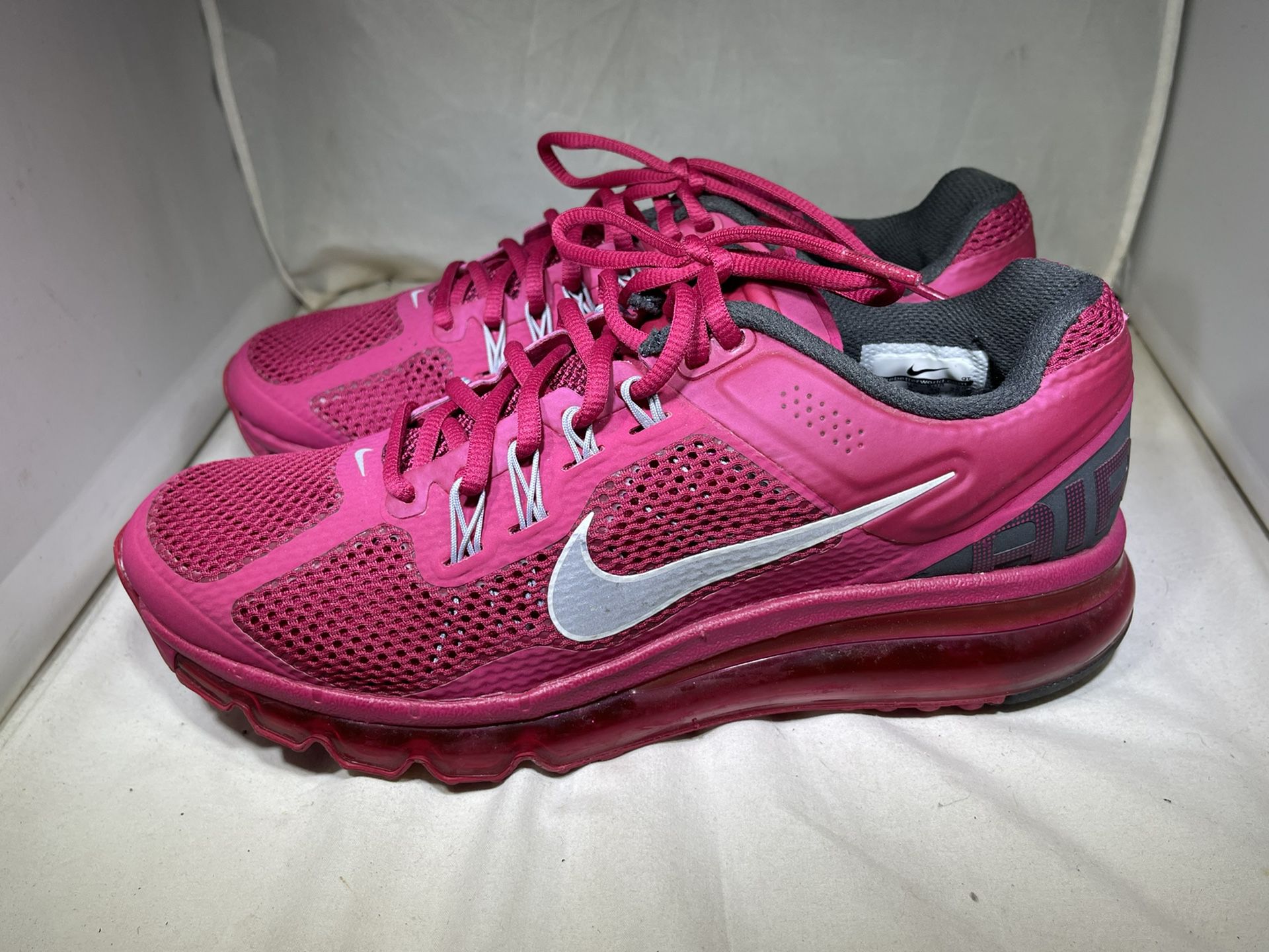 PreOwned Nike Max Fitsole Fuchsia Pink Running Shoes Women's 8.5 for Sale in Waipahu, HI - OfferUp