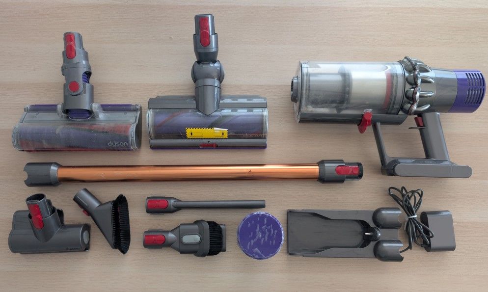 Dyson V10 Cyclone Cordless Stick Vacuum Cleaner