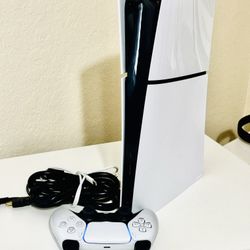 PlayStation 5 Digital 825gb 1 Controller,power cord, hdmi cable.