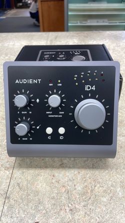 Audient iD4 -2 in 2 out audio interface w/cable and box 70517085
