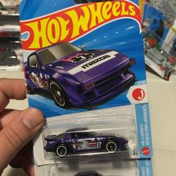 Hot Wheel Mazda RX 7 