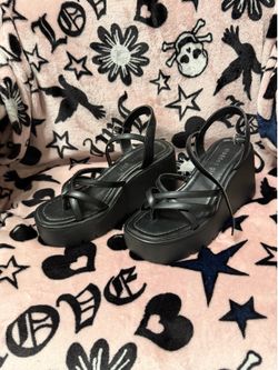 Platform sandals size 6