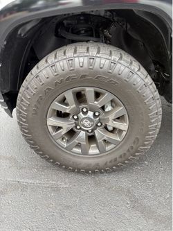 Goodyear Wrangler  DURATRAC Tires 265/70R16