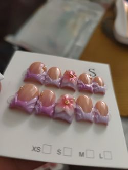 Press on nails