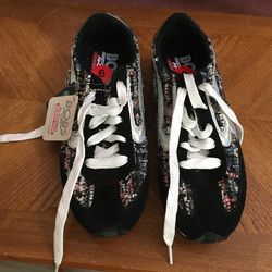 Sketchers, Bobs Tenis Shoes, Size6, Women, Blk. Sudar/ Colorful Fabric & Silver Accents 