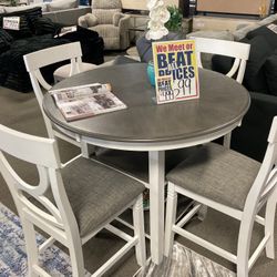 Lovely Dining Set! $399! Easy Financing! 📲✅💙