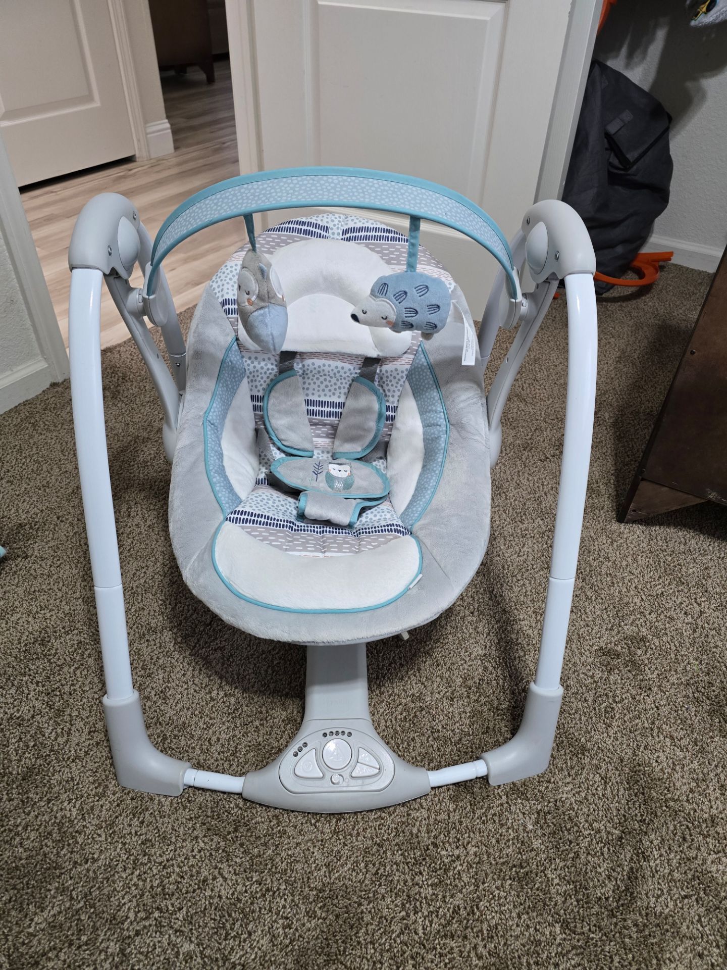 Baby Swing- portable folding - brand Ingenuity