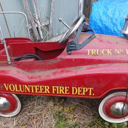 KIDS PEDAL TRUCK