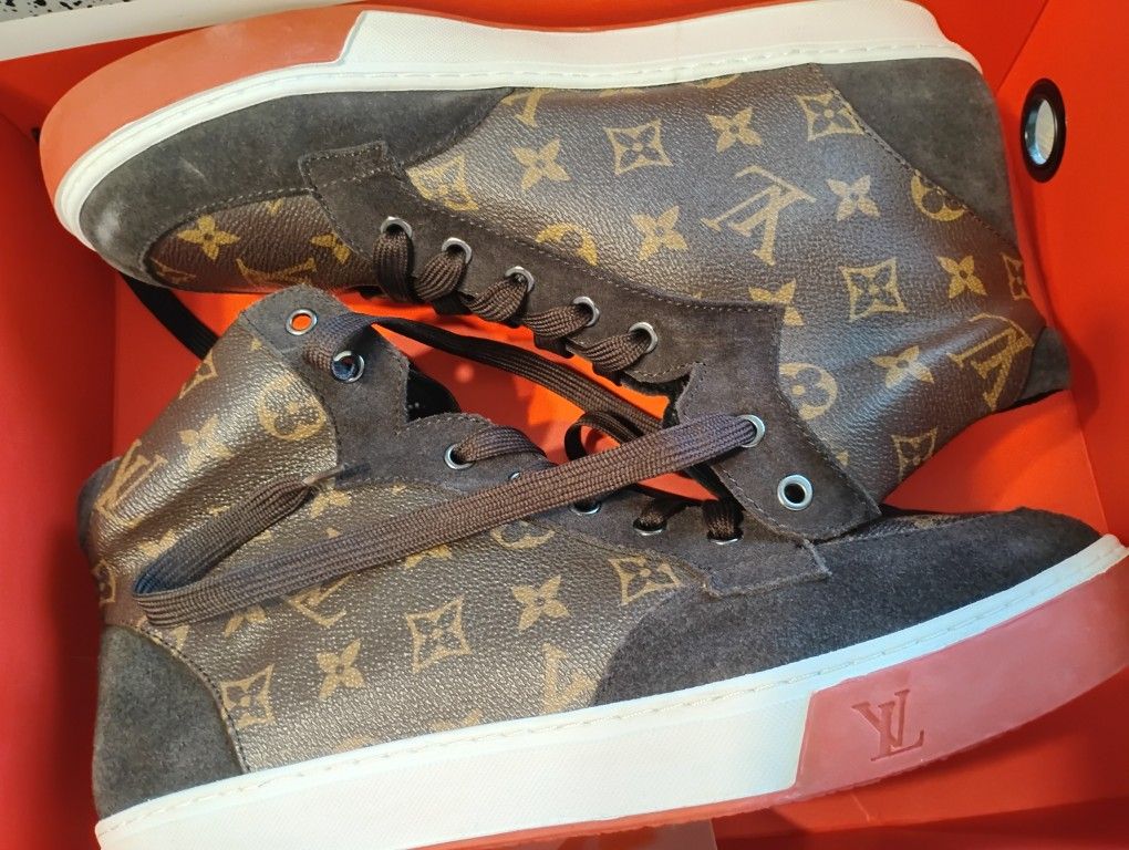 Louis Vuitton Men/ Universal Shoes Size11/12