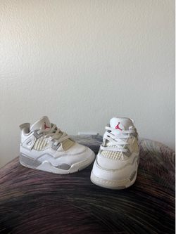 Jordan 4 size 9c