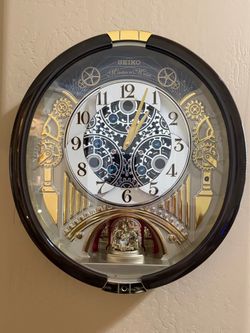 Seiko Melodies In Motion Clock **LIKE NEW**
