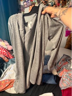Woman’s sweater Medium