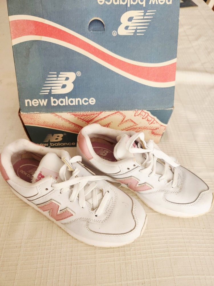 Girl Tennis New Balance 4 1/2
