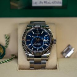 Rolex Datejust 126334 Silver Oyster Bracelet with Silver Bezel