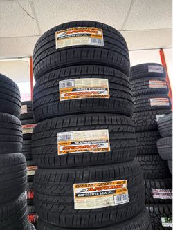 ‼️♦️ 235 40 R 18 vendo llantas nuevas marca arroyo
