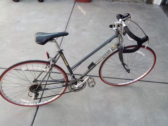 26" Schwinn World Traveler Women's Road Bike 10 Speed