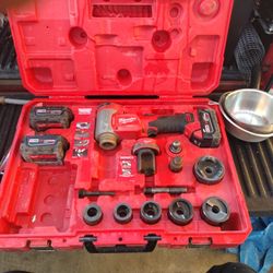 18 Volt Milwaukee Knockout Tool