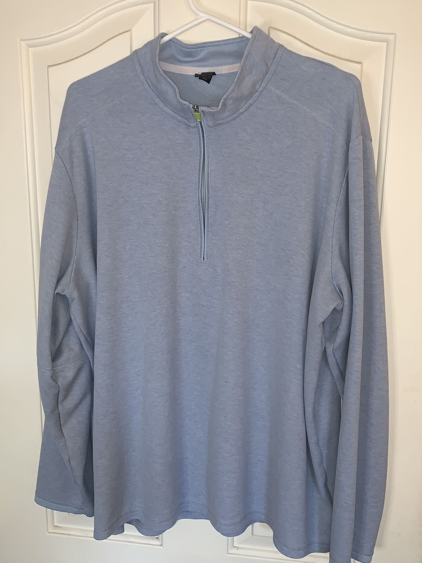 Men’s Adidas 1/2 Zip Fleece Pullover!!
