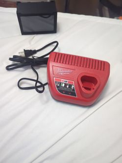 Milwaukee M12 Charger