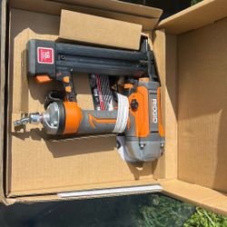 18 Gauge Narrow Crown Staple 16 Gauge Straight Nail