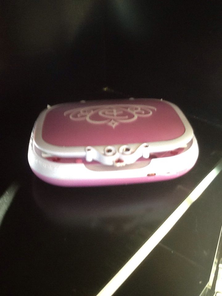 Princes designer kids portable/ travel DVD player