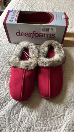 red Dearfoams slippers Women’s Size 8