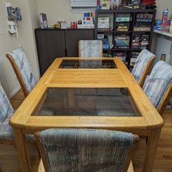 Dining table Set with chairs (And Extendable Leaf)