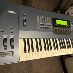 Yamaha Ex5 Keyboard 